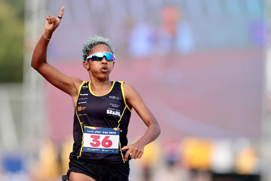 Athlete wearing the connected wearable