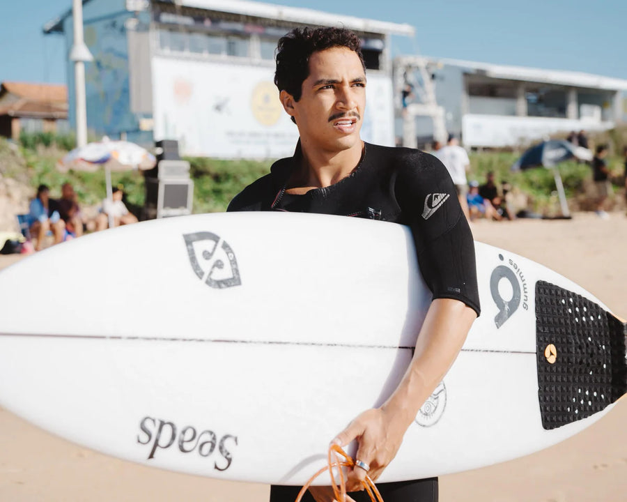 Athlete wearing the connected wearable